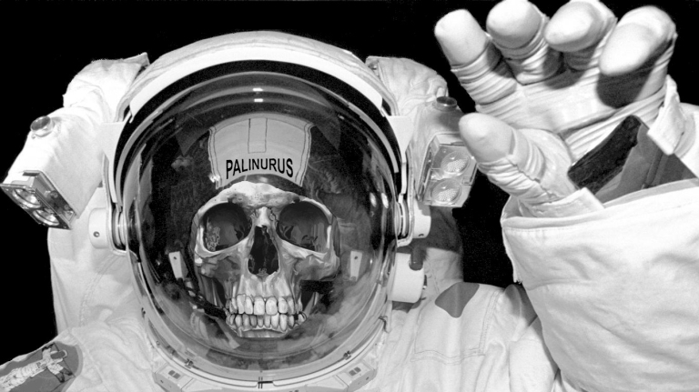 what-nasa-does-when-an-astronaut-dies-in-space-05.jpg